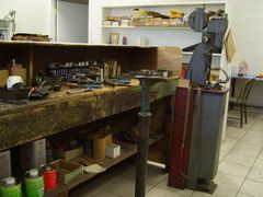 Shoe repair machines & shoe repair tools